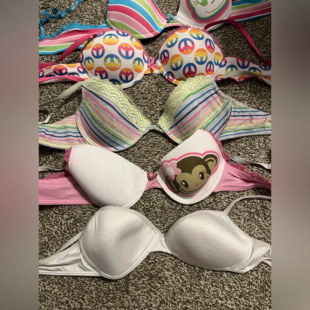 Bundle of bras
